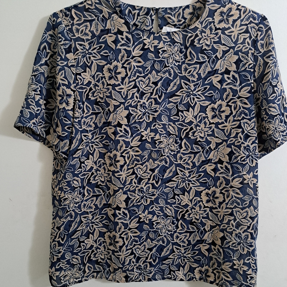 Norton McNaughton Short sleeve vintage top.